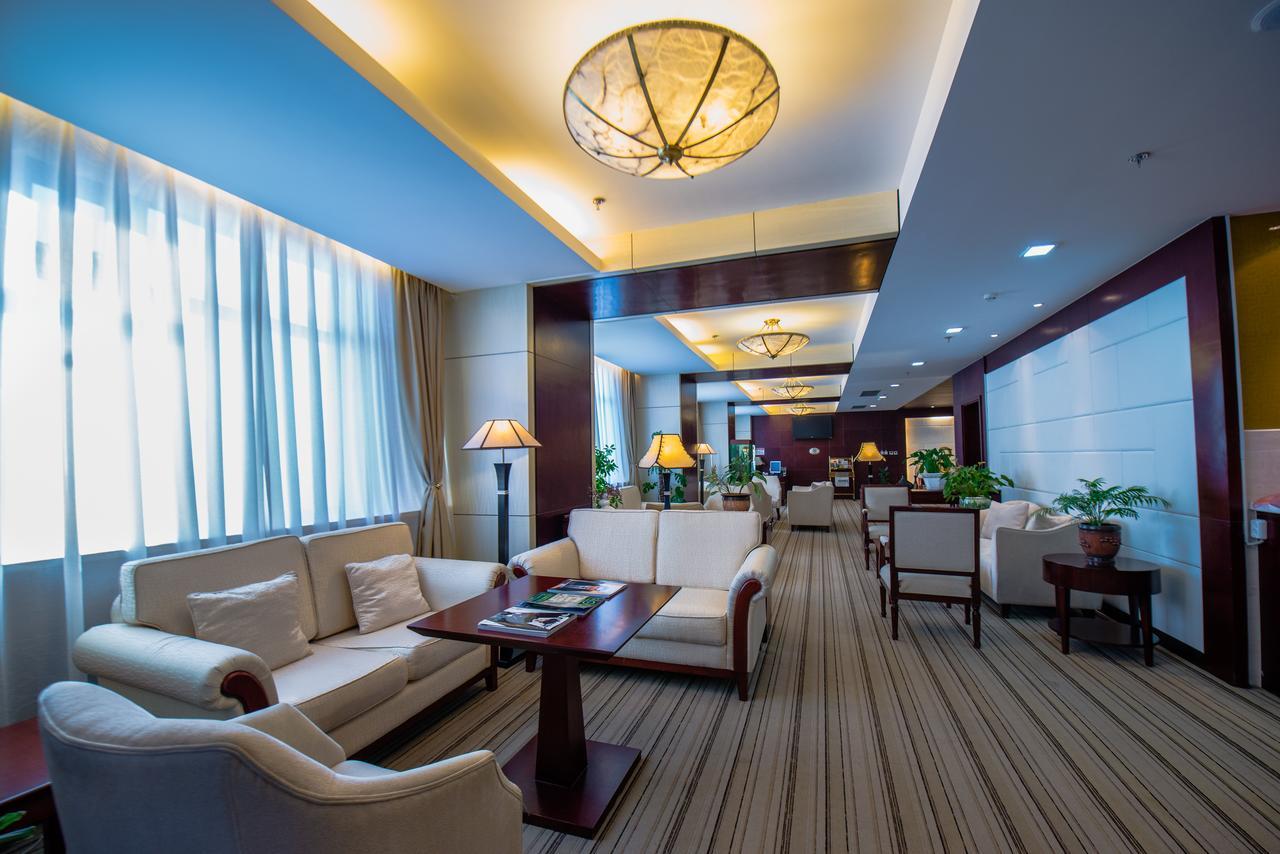 Пекин Палас Soluxe Hotel Astana Экстерьер фото